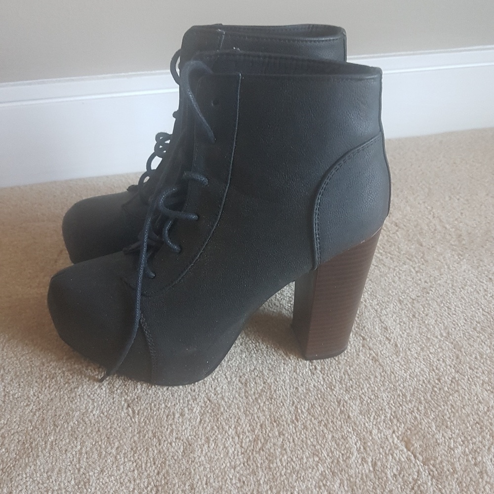 Platform bootie with chunky heel